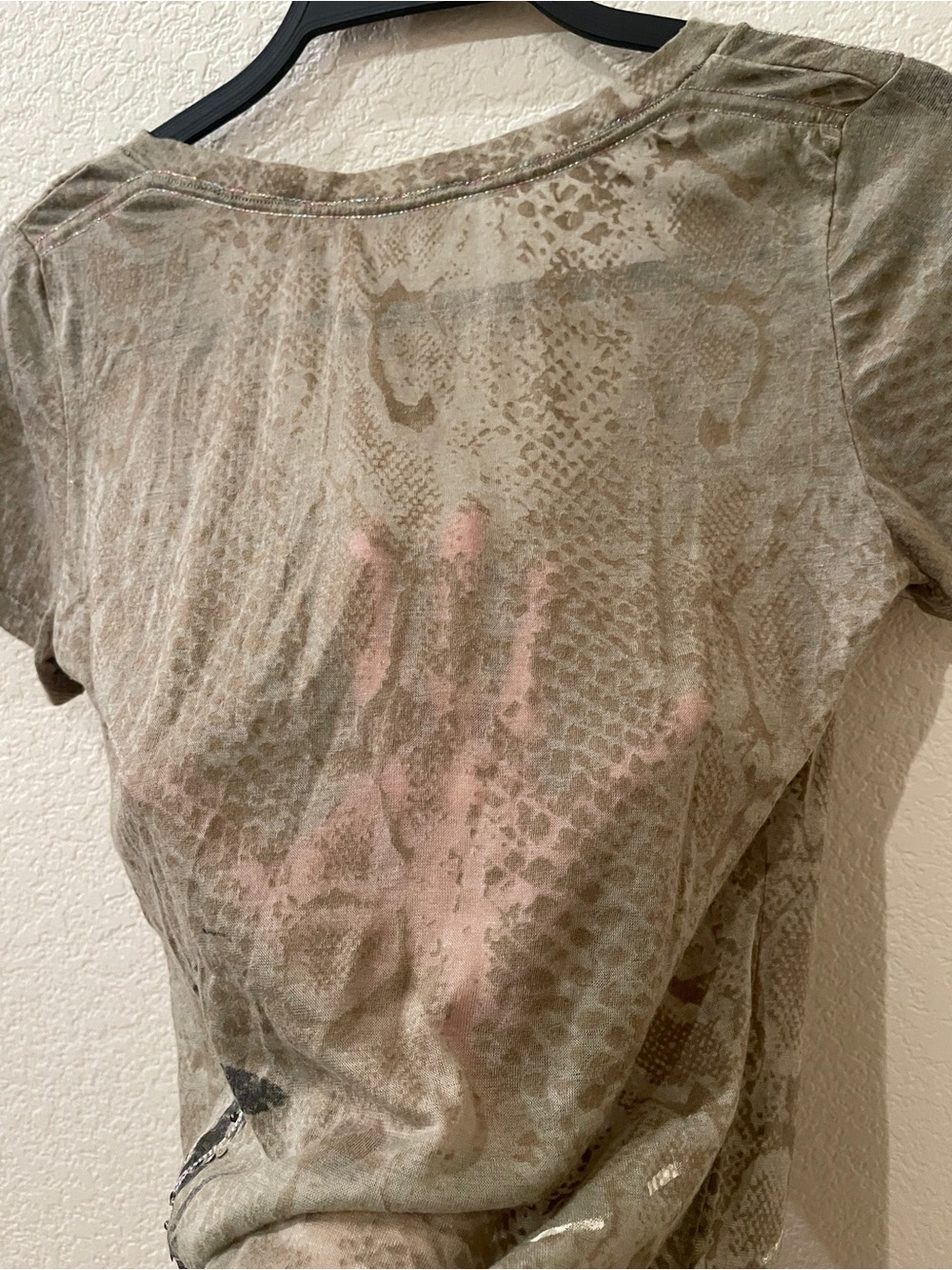 Miss Me Butterfly Olive Scoop Neck Women’s Tee Size: Small - Picture 11 of 11